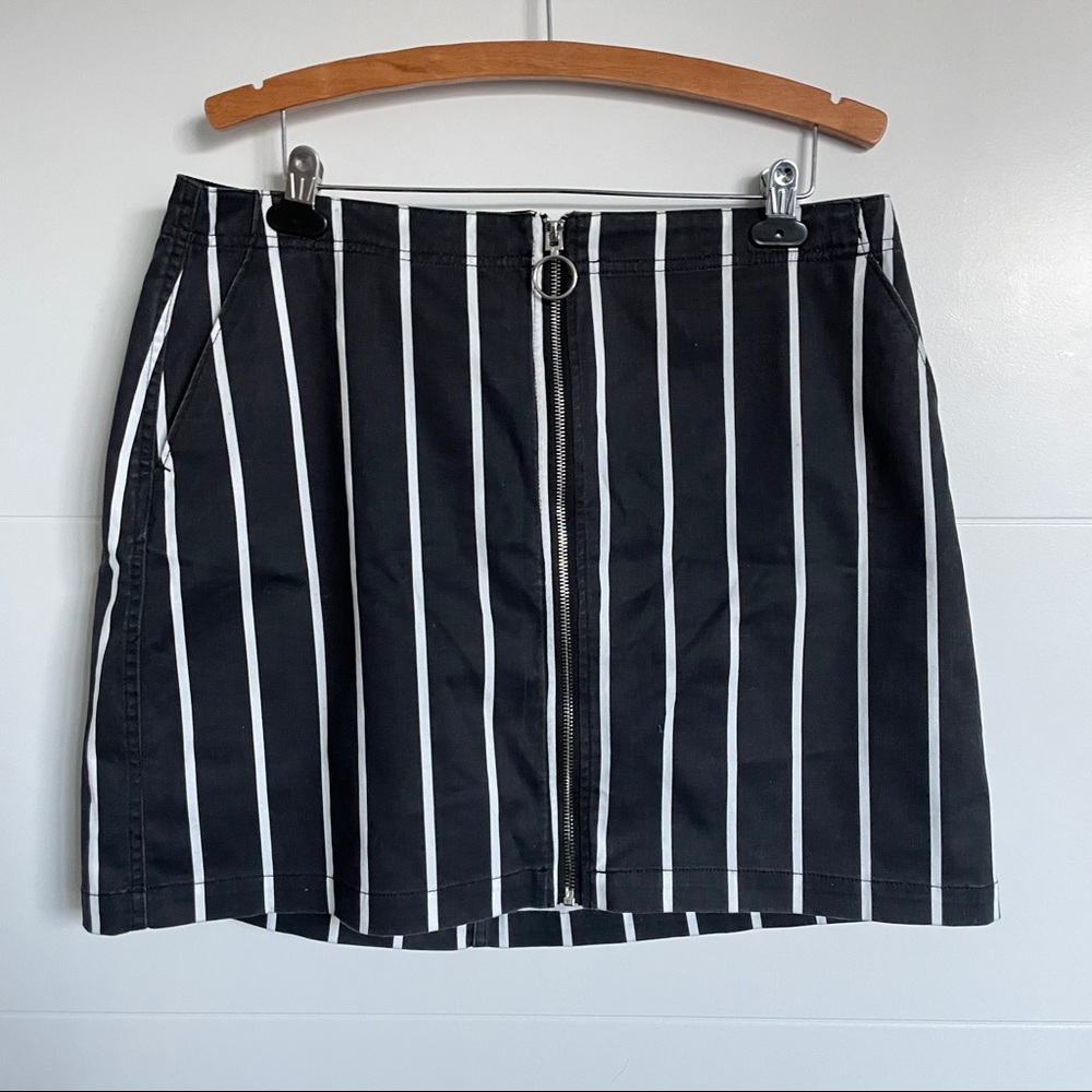 Volcom mini skirt